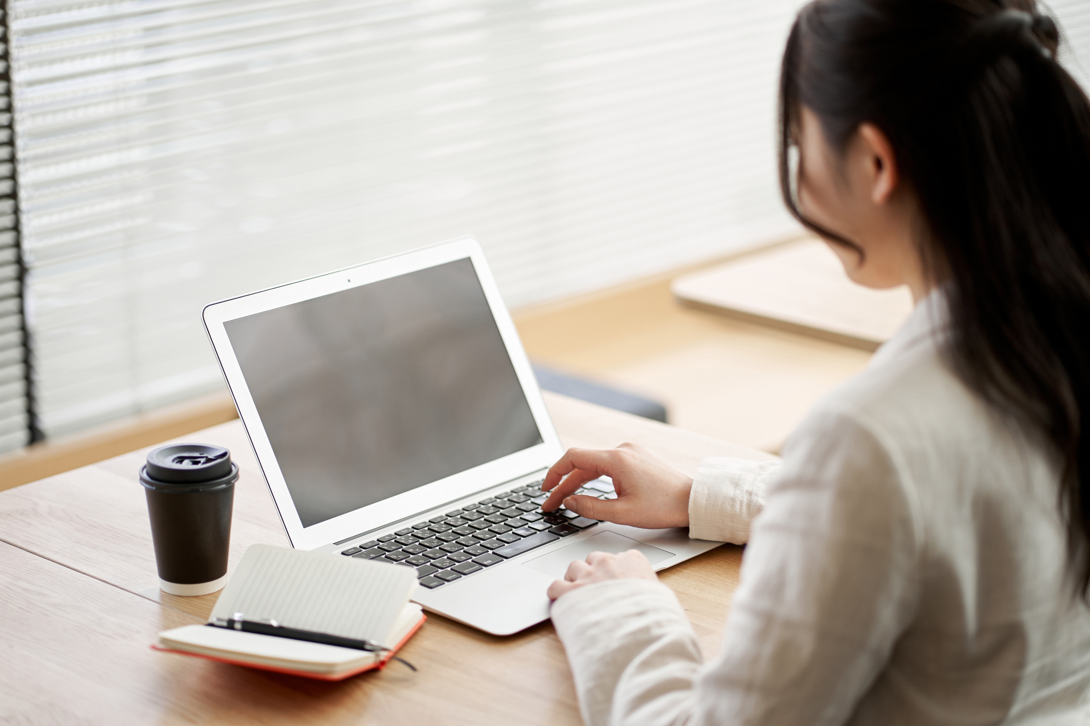 バックオフィス